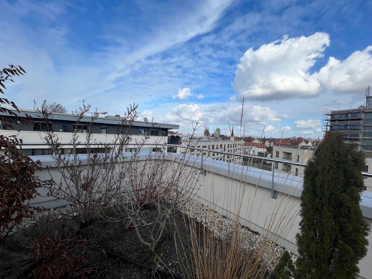 #Exklusive 7-Raum-Wohnung #über den Dächern von Erfurt mit Domblick #Penthouse #Tiefgaragen-Stellplatz #Fahrstuhl #2 Balkone #Dachterrasse – 99092 Erfurt – Bild 1 von 9