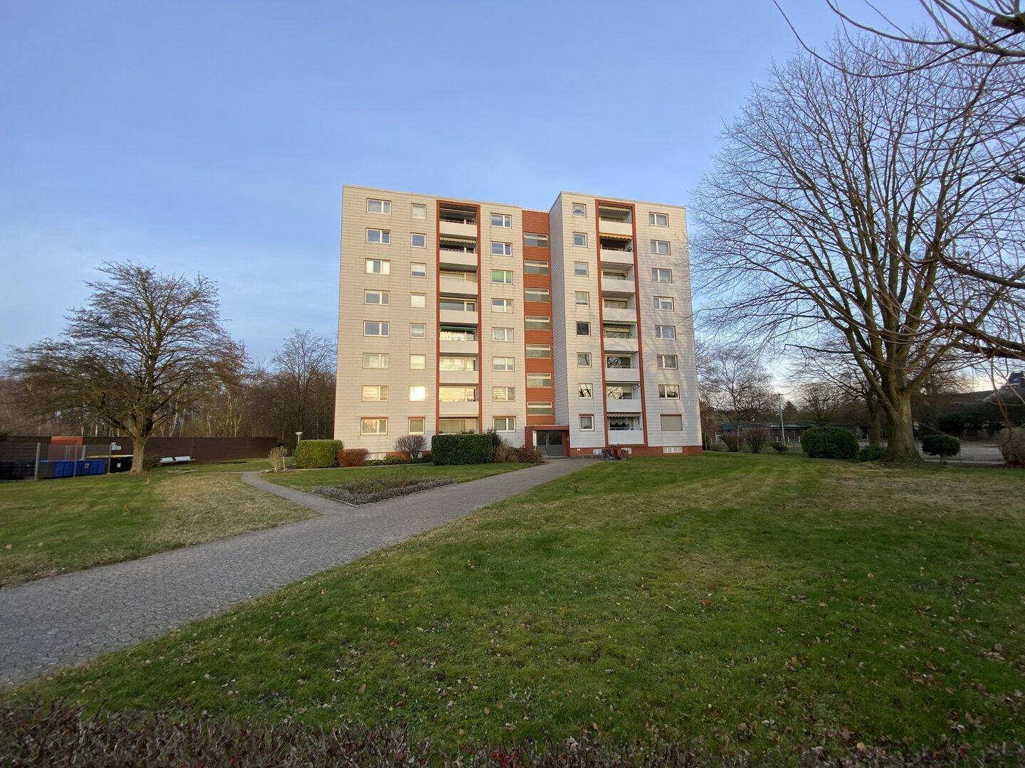 Investment mit Potenzial: Vermietete Etagenwohnung inklusive Einzelgarage