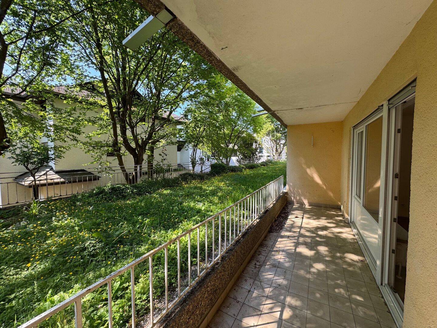 1-Zimmer-Wohnung in Wiesbaden-Bierstadt mit großem Südbalkon – Wiesbaden – Vorschaubild 2