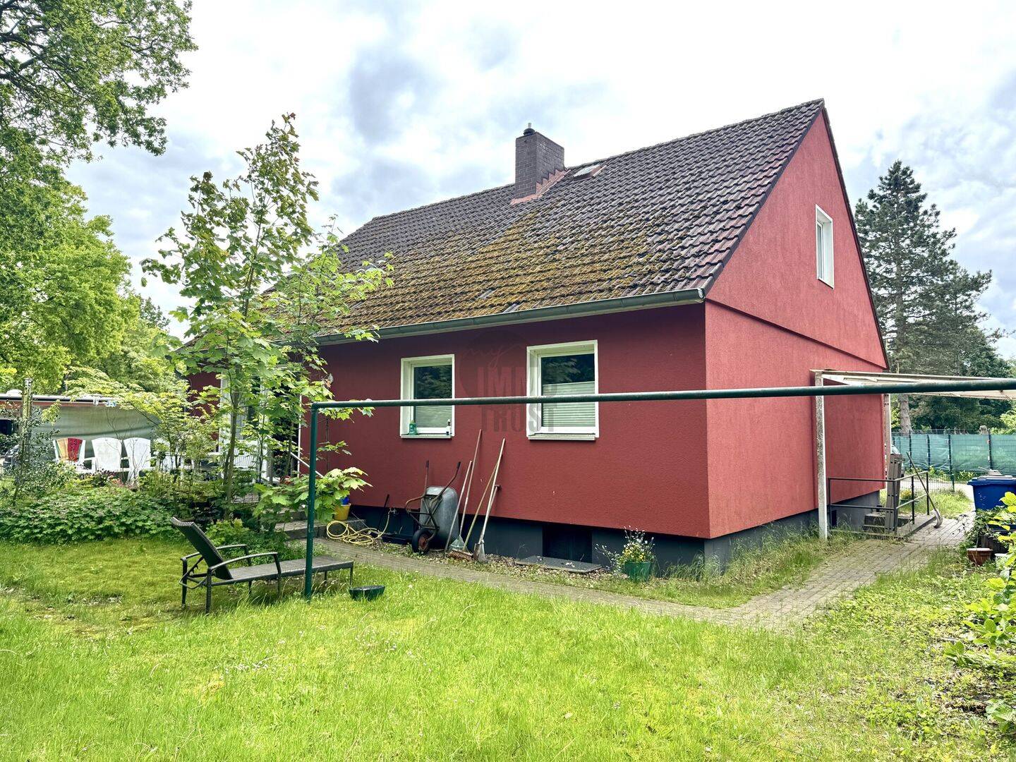 Großzügiges Fertighaus mit 6 Zimmern, Vollkeller, Terrasse & 677 m² Grundstück – Verden (Aller) – Bild 1 von 9