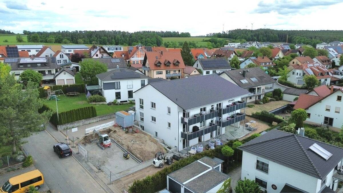 Wohnen mit Gartenflair - großzügige Wohnung in ruhiger Lage – 96193 Wachenroth – Bild 1 von 9