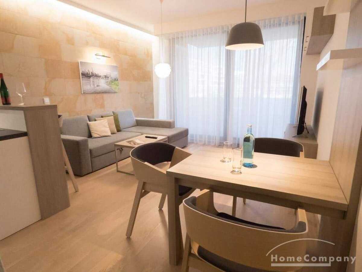 142182 HomeCompany Dresden Möbliert/Furnished Exklusives 2-Zimmer Apartment in Dresden-Altstadt Nähe Frauenkirche max. 4 Personen! – 1067 Dresden – Bild 1 von 9