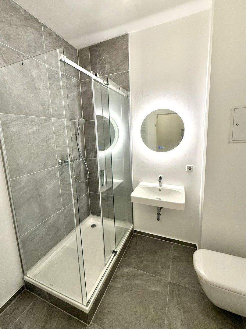 Moderne, sanierte 2-Zimmer-Wohnung mit Einbauküche im Zentrum-Süd nahe der Karli – Leipzig – Bild 1 von 9