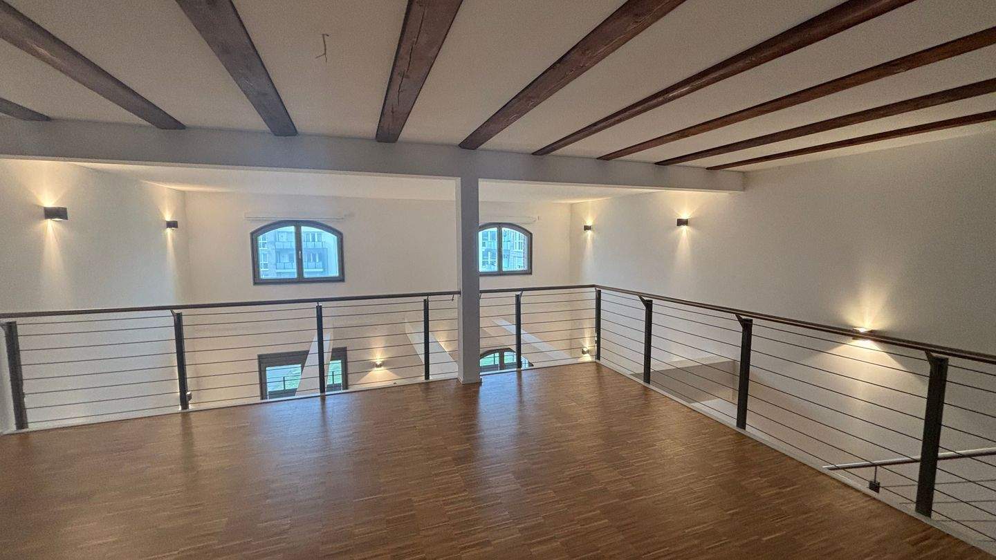 Individuelle 5-Zimmer Maisonettewohnung mit offener Galerie, Ankleide und großem Balkon – Würzburg – Vorschaubild 8