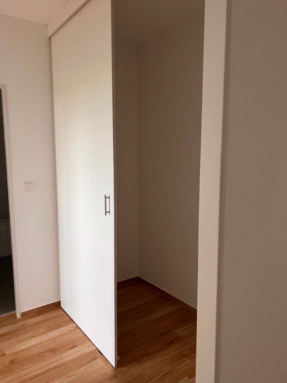Großzügige 3 Zimmerwohnung in der 8. Etage mit Blick über den Grunewald! – Berlin – Vorschaubild 4