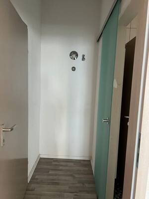 Stadtnahe Wohnung mit drei Zimmern sowie Balkon und Einbauküche in Heidenheim – 89518 Heidenheim an der Brenz – Vorschaubild 3