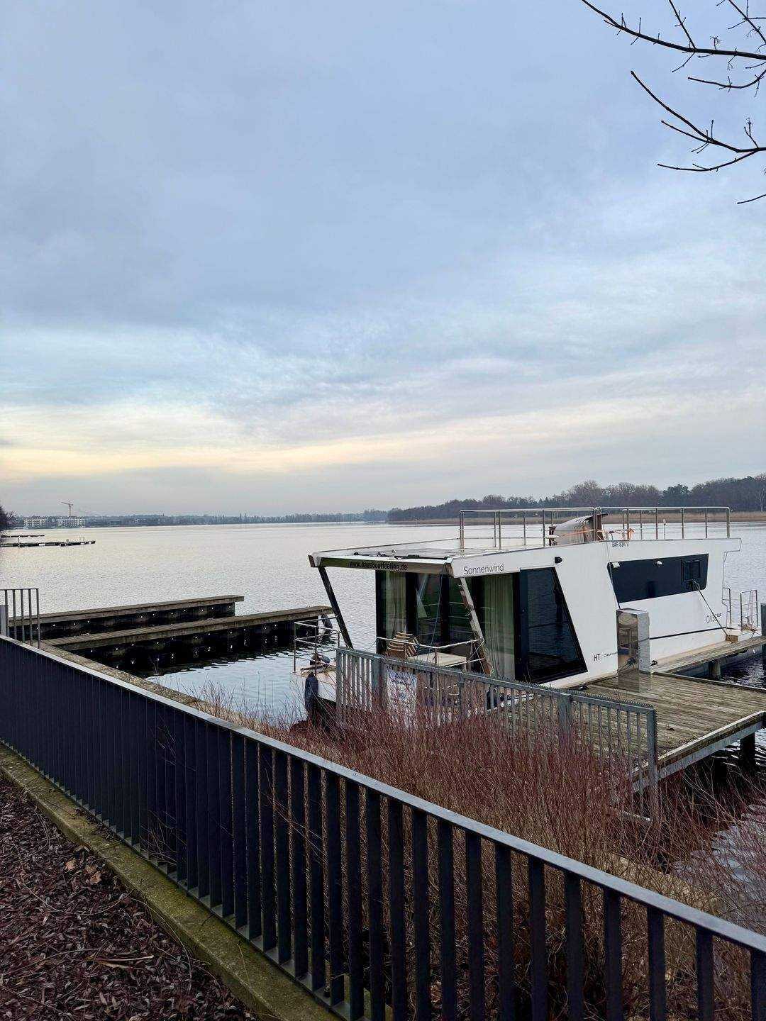 Exklusive 2-Zimmer-Penthousewohnung am Ruppiner See – mit Terrasse | Provisionsfrei | Vermietet