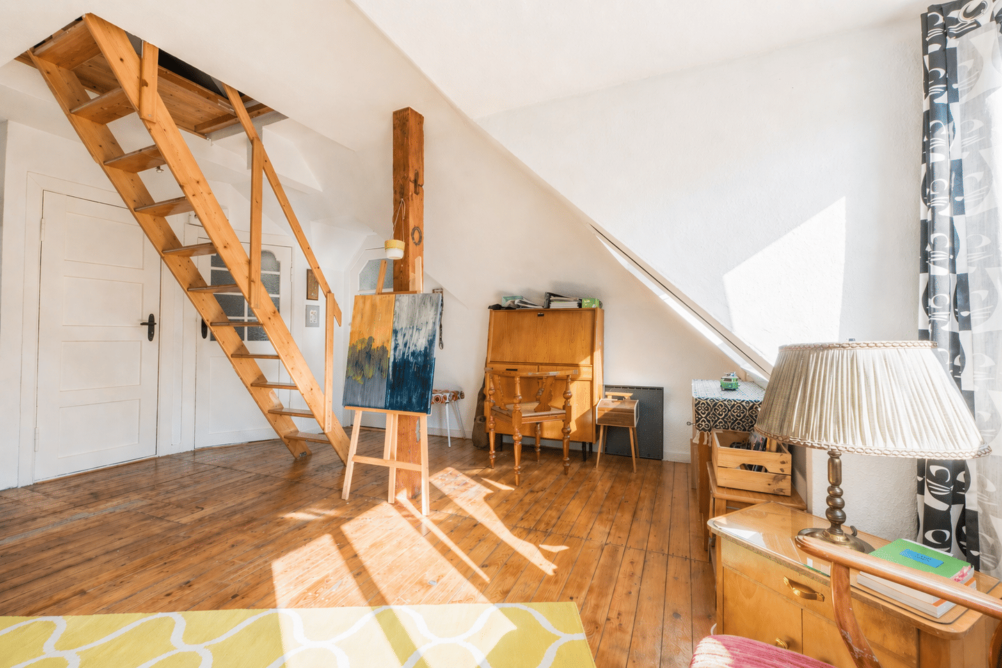 Dachgeschosswohnung in umfangreich modernisiertem 3-Parteienhaus mit Altbauflair – Bremen – Vorschaubild 3