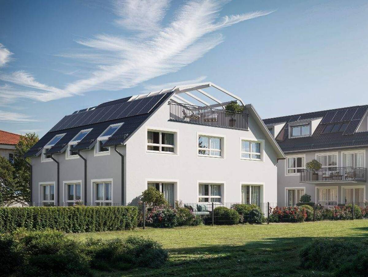 Wohn-Fühlen: 5-Zimmer Gartenwohnung mit Terrasse inkl. Souterrain-Hobbyraum und 3 Bädern, Sauna-Option, Aufzug, Tiefgarage, Photovoltaik – 81827 München – Bild 1 von 7