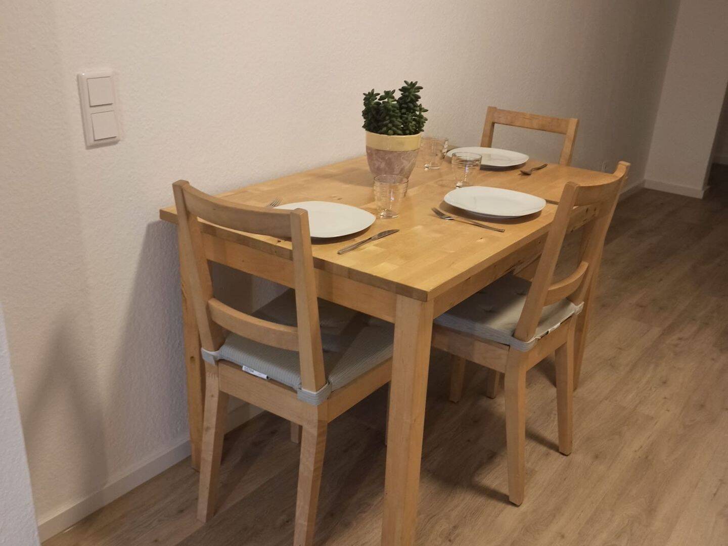 Krefeld-Fischeln / Renovierte 2 Zimmer Wohnung mit neuer EBK und Balkon in zentraler Lage – Krefeld – Vorschaubild 2