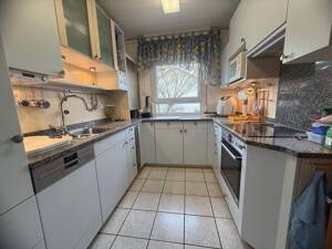 Winkelbungalow mit Wohlfühlcharakter | Ruhige Lage, schöner Garten, viel Platz – 97080 Würzburg – Vorschaubild 8