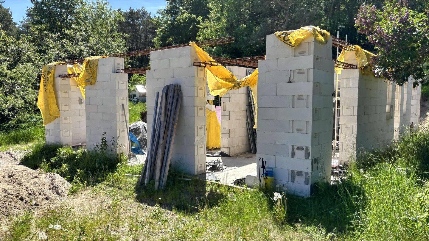 Rohbau mit Baugenehmigung auf 2.931 m² - Ihr Zweifamilienhaus auf Usedom gestalten – Benz – Bild 1 von 4