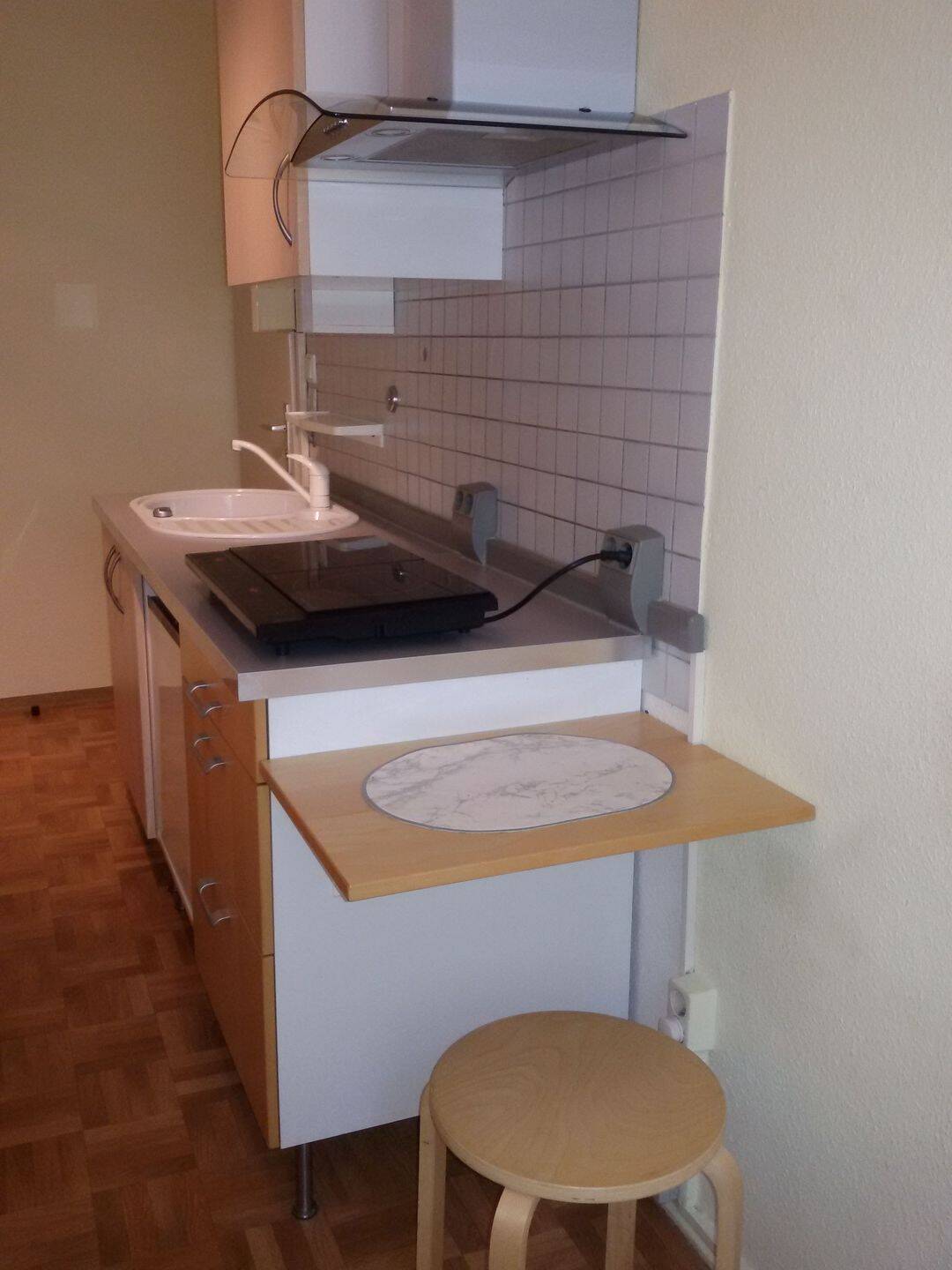 ruhiges möbl. Zimmer in zentraler Lage, mit WLAN und guter Verkehrsanbindung – Nürnberg – Vorschaubild 7