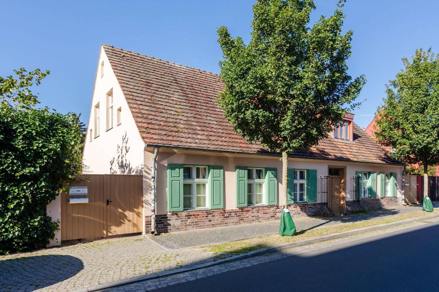 Historic weaver's house in Potsdam-Babelsberg - stylishly renovated with three residential units – Potsdam – Vorschaubild 2