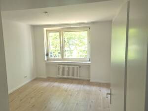 Balkonwohnung mit 2 Schlafzimmern in Düsseldorf-Peter-Behrens-Straße – 40595 Düsseldorf – Vorschaubild 3