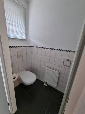 Schönes, ruhig gelegenes Reihenmittelhaus (Energiekl. B), 4 Zi, 2 Bäder, Garage, 200m zur U-Bahn – 40489 Düsseldorf – Vorschaubild 9