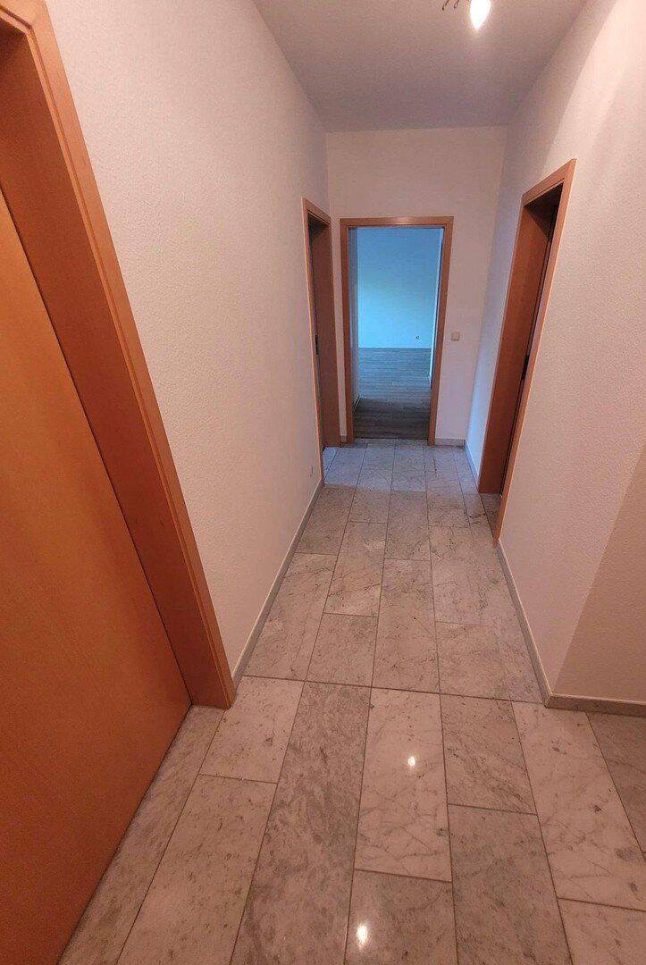 helle 3 Zimmerwohnung mit großem Balkon Verkauf oder Vermietung – Chemnitz – Vorschaubild 4