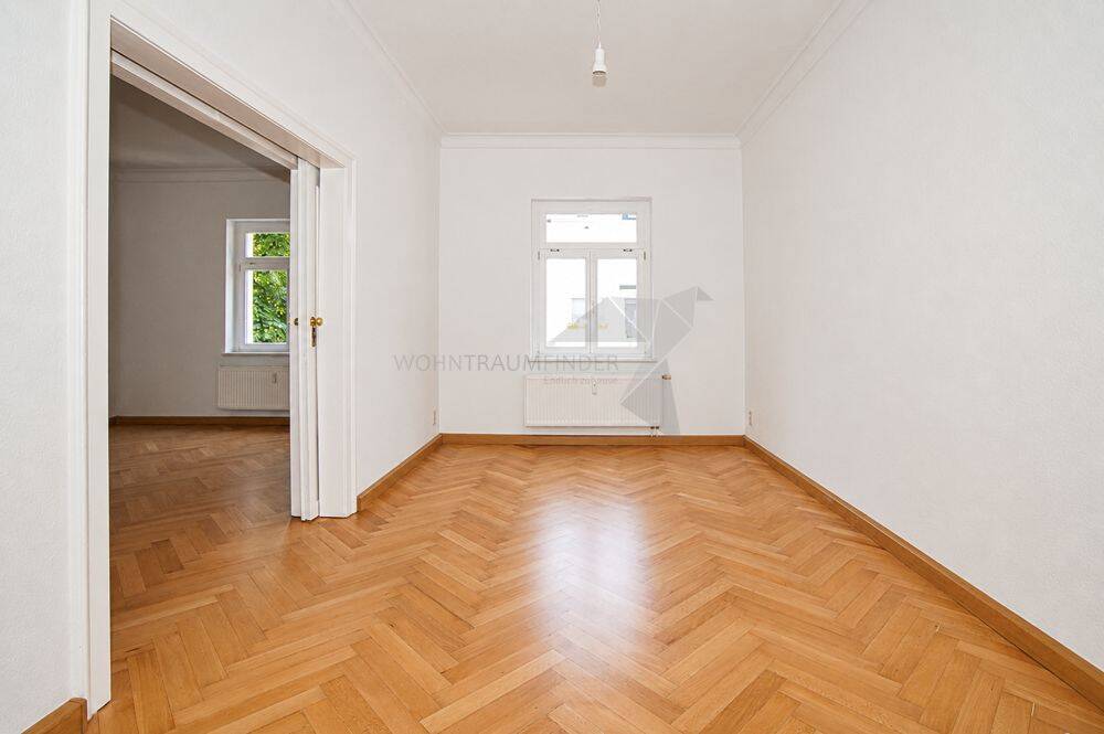 Wunderschöne, sanierte 3 Raum Altbau-Wohnung mit Balkon, Echtholzparket und großem Hausgarten – Chemnitz – Vorschaubild 4