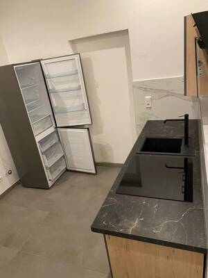 Neuwertige 3-Zimmer Wohnung mit hohen Decken, elektrischen Rolläden, neue Fenstern in S Möhringen