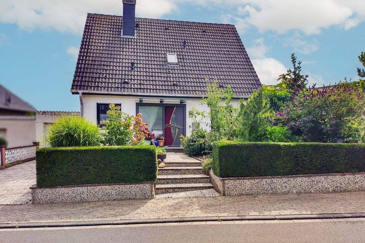 Im Grünen wohnen: Einfamilienhaus mit Charme in ruhiger Lage von Vettweiß – Vettweiß – Bild 1 von 9