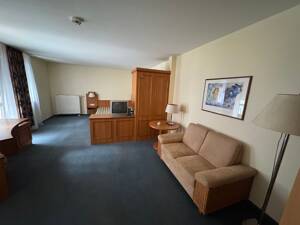 52m² 1,5-Zimmer-Whg. möbliert mit Balkon Nähe UKW & Berechtigung zur kurzfristigen Beherbergung