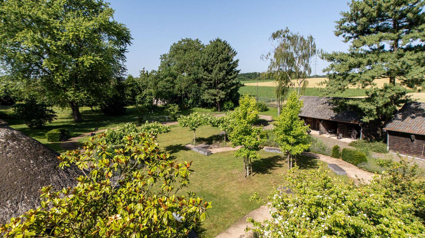 Modernisiertes Refugium: Großzügiges Wohnen mit Park und Pool – Jüchen – Vorschaubild 7
