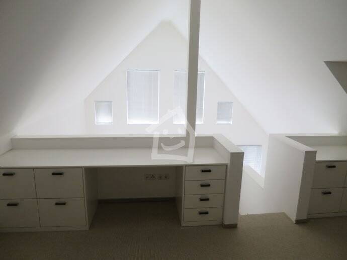 Exklusive 2-Zi. Maisonette-Wohnung, Innenstadtnah mit ca. 65 m² inkl. EBK und Carport