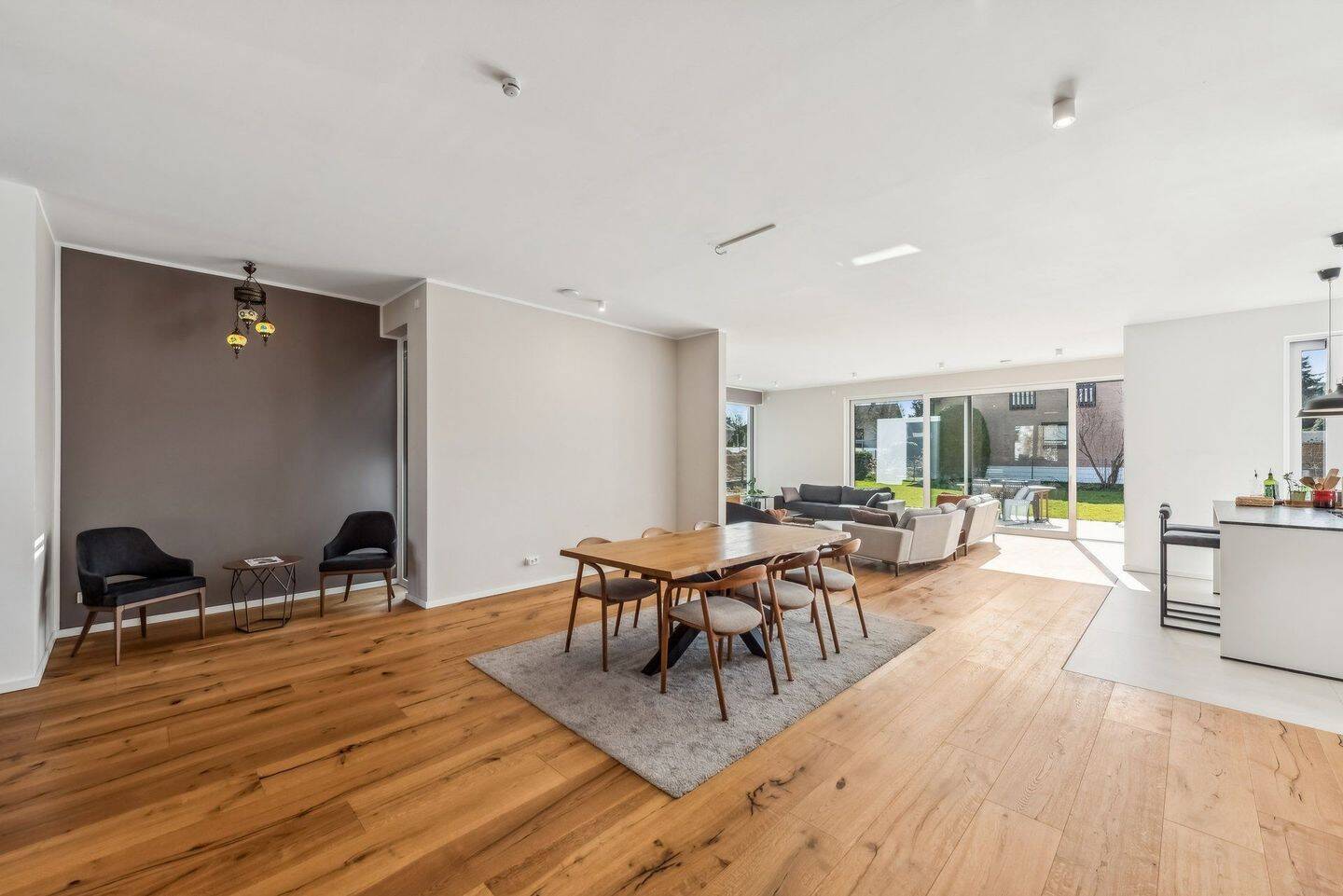 Einziehen und wohlfühlen: Modernes Einfamilienhaus mit hochwertiger Ausstattung und Südterrasse – Bonn – Vorschaubild 2