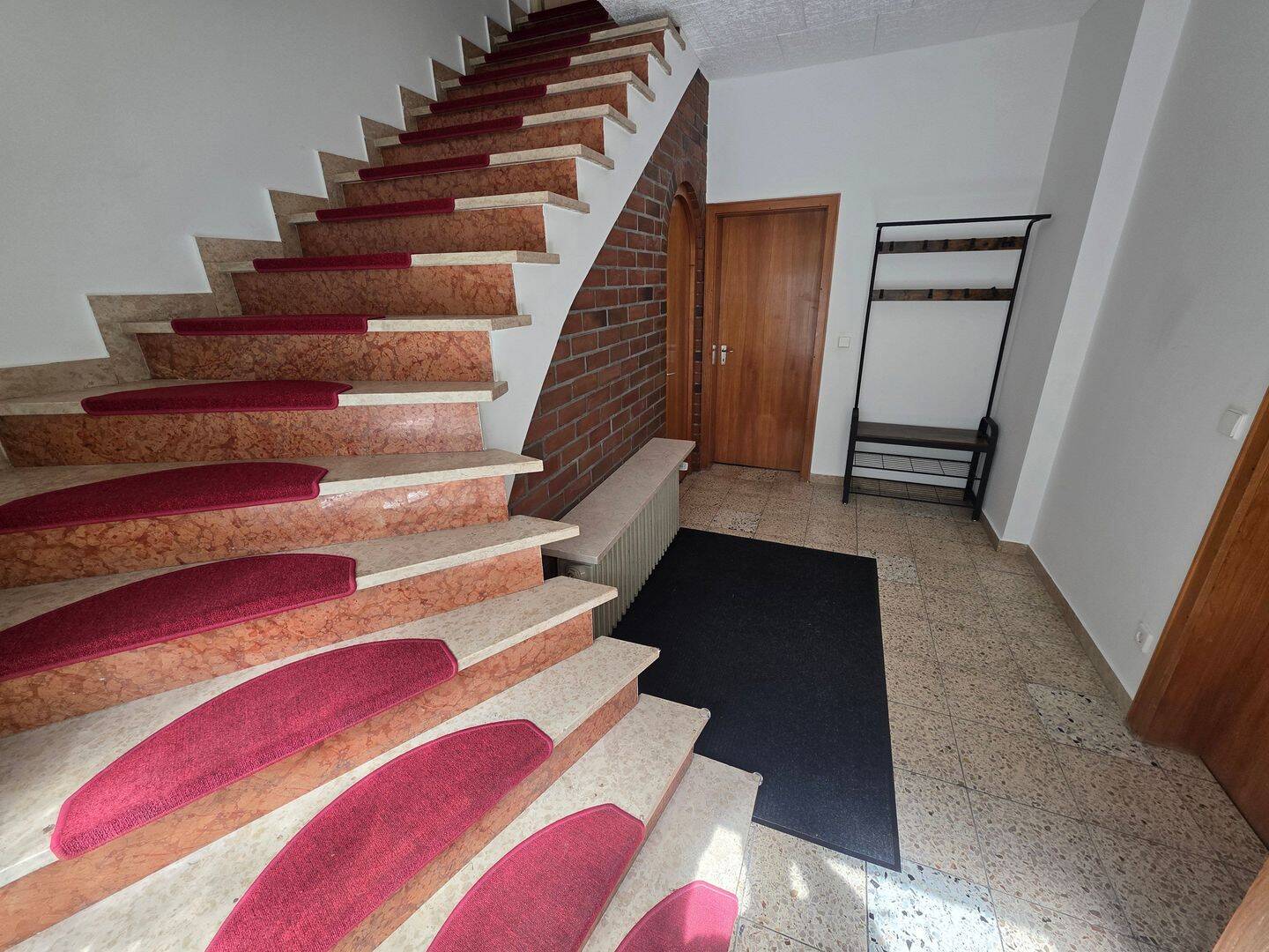 Toplage. Flexibilität. Wertpotenzial – Ihre Chance im Zentrum. Ein-Zweifamilienhaus und mehr im Zentrum. 150qm + 100qm – Thannhausen – Bild 1 von 9