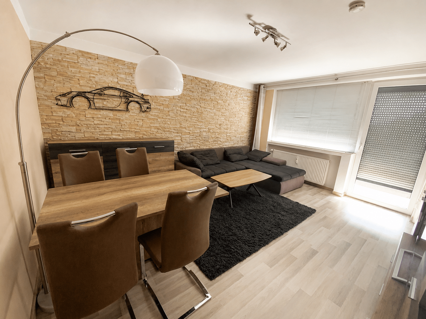 Gepflegte Eigentumswohnung mit Balkon, Garage und Stellplatz