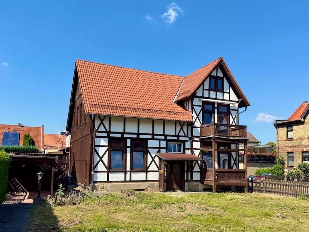 Einfamilienhaus mit Einliegerwohnung in Blankenburg zu verkaufen.