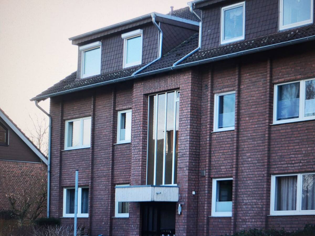 Helle Maisonettewohnung mit ausgebautem Dachstudio, Westbalkon, Stellplatz in ruhiger Wohnlage (von privat) – 40670 Meerbusch – Bild 1 von 9