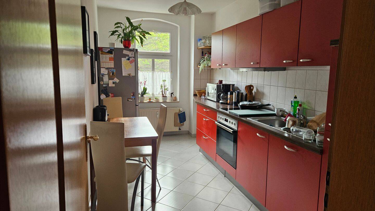 Nachmieter gesucht ab 1.8. / WG-gerecht im 1.OG / Bad mit Fenster u.v.m. – Chemnitz – Vorschaubild 3