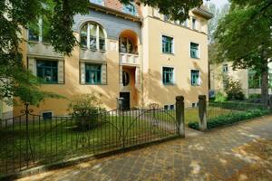 Stilvolle Altbauwohnung in herrschaftlicher Gründerzeitvilla