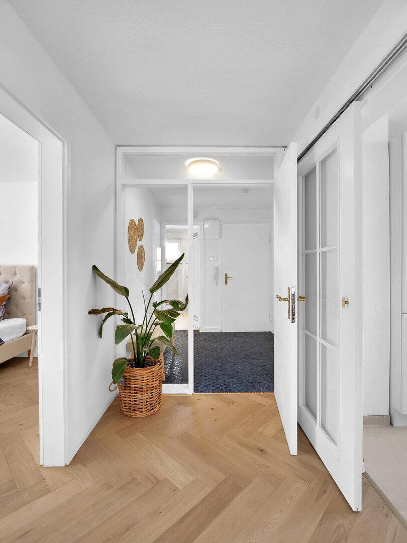 Provisionsfrei: Renovierte Wohnung mitten in Stuttgart mit Blick auf Weinberge und Grabkapelle – Stuttgart – Vorschaubild 6