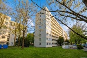RE/MAX - 2-Zimmer Whg. nähe Olympia-Einkaufs-Zentrum!