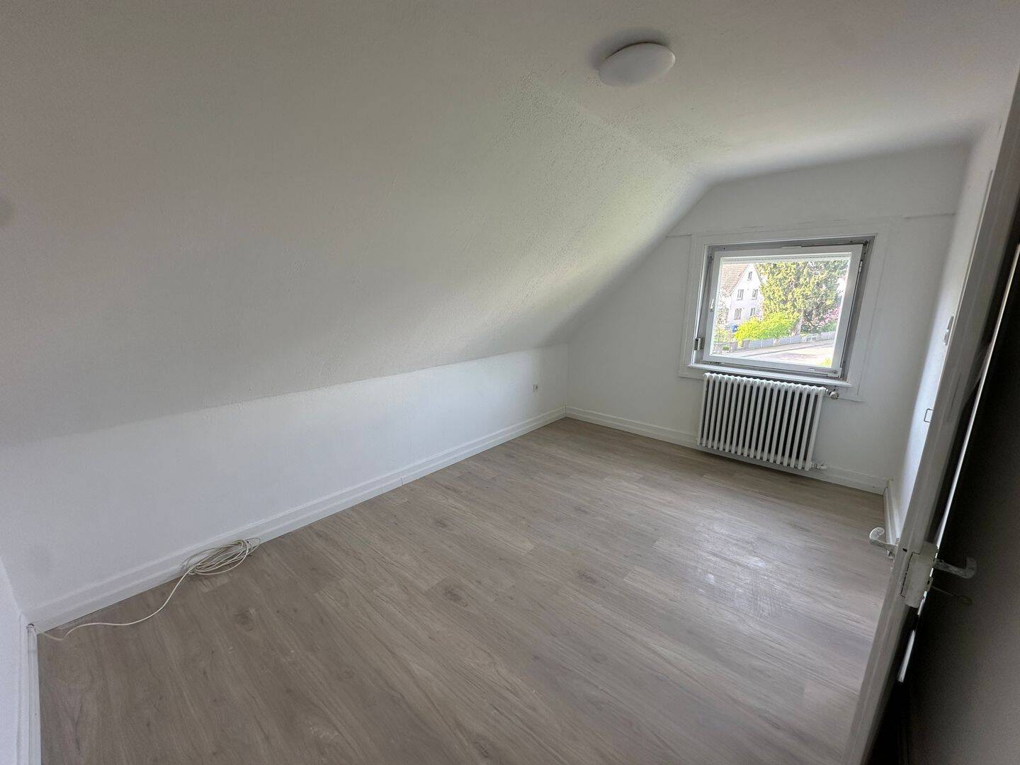 5,5 Zimmer Einfamilienhaus in zentraler Lage Tiengen ! – Waldshut-Tiengen – Vorschaubild 7