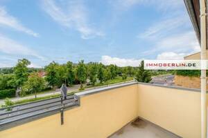 IMMOBERLIN.DE - Frisch renoviert & modernisiert! Schöne Wohnung mit Südbalkon – 13591 Berlin – Vorschaubild 3