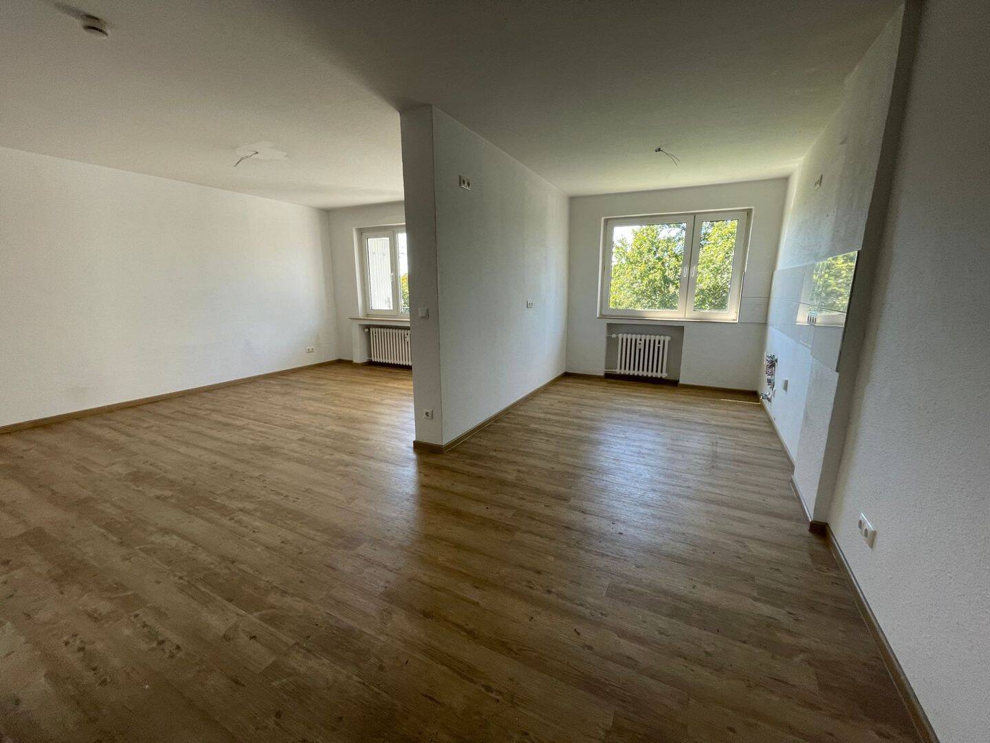 Tolle Wohnung mit offener Küche, Balkon und Gäste-WC