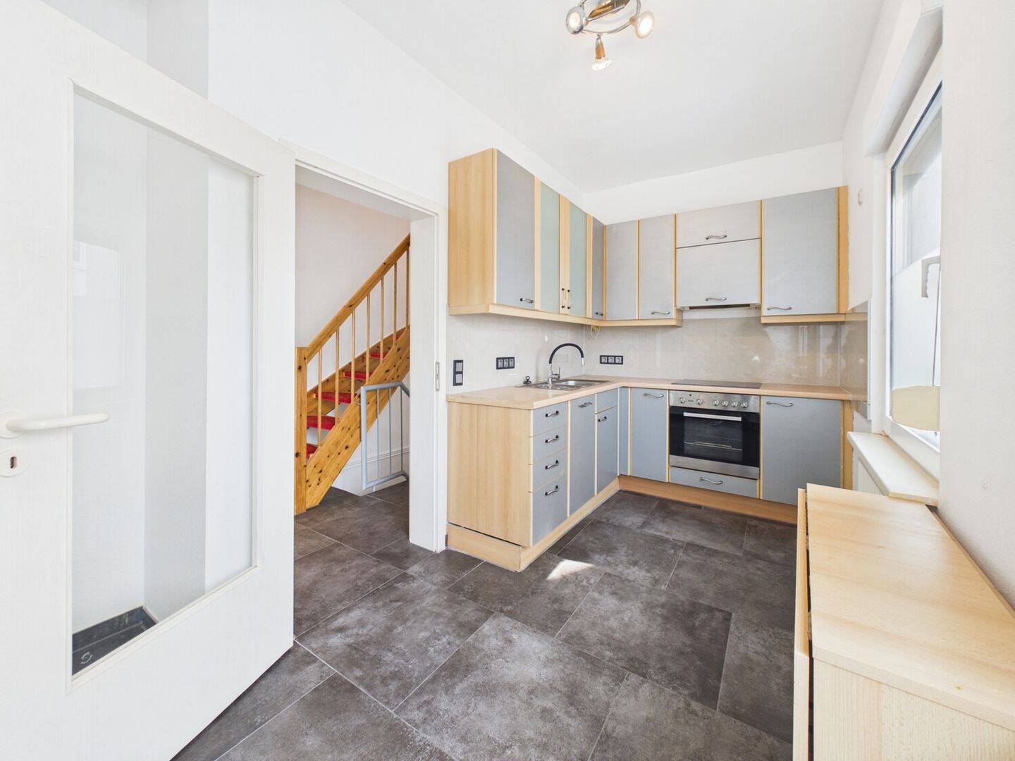 Ruhige Lage in Mainz Laubenheim mit Terrasse, Balkon und eigener Garage – Mainz – Vorschaubild 4