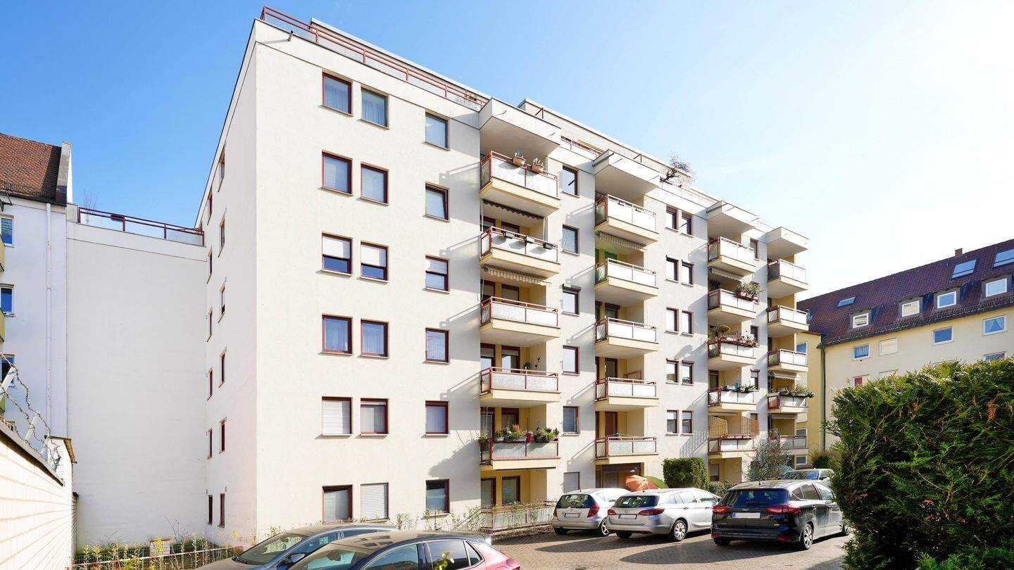 Gut geschnittene 3-Zimmer-Wohnung mit Loggia und Tiefgaragenstellplatz in St. Johannis