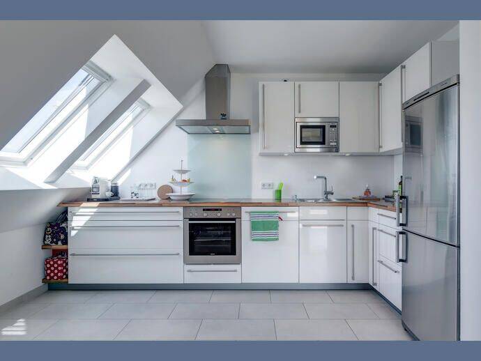 Möbliert: Helle 3-Zimmer Dachterrassenwohnung auf Zeit mieten – München – Vorschaubild 7