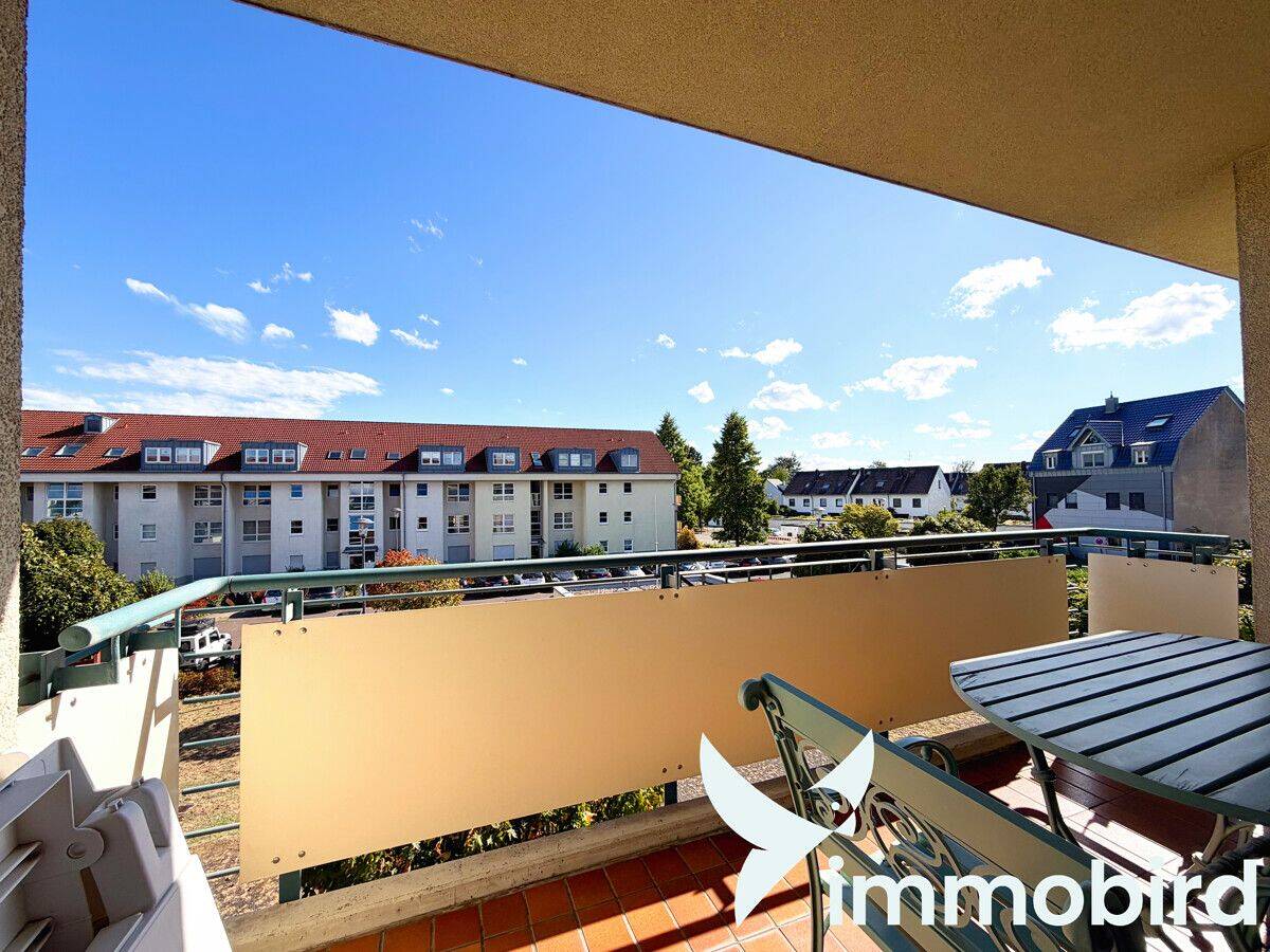 *Süd-Balkon, TG-Stellplatz* 2-Zimmer-Wohnung mit Balkon & TG-Stellplatz als Kapitalanlage – 50999 Köln – Bild 1 von 5