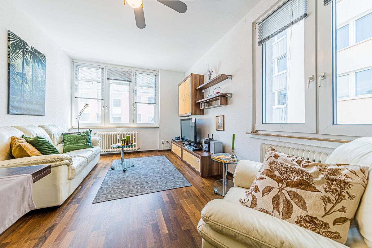 Schöne 3-Zimmer-Wohnung mit 2 Schlafzimmern nahe Dom und Main – 60311 Frankfurt am Main – Bild 1 von 9