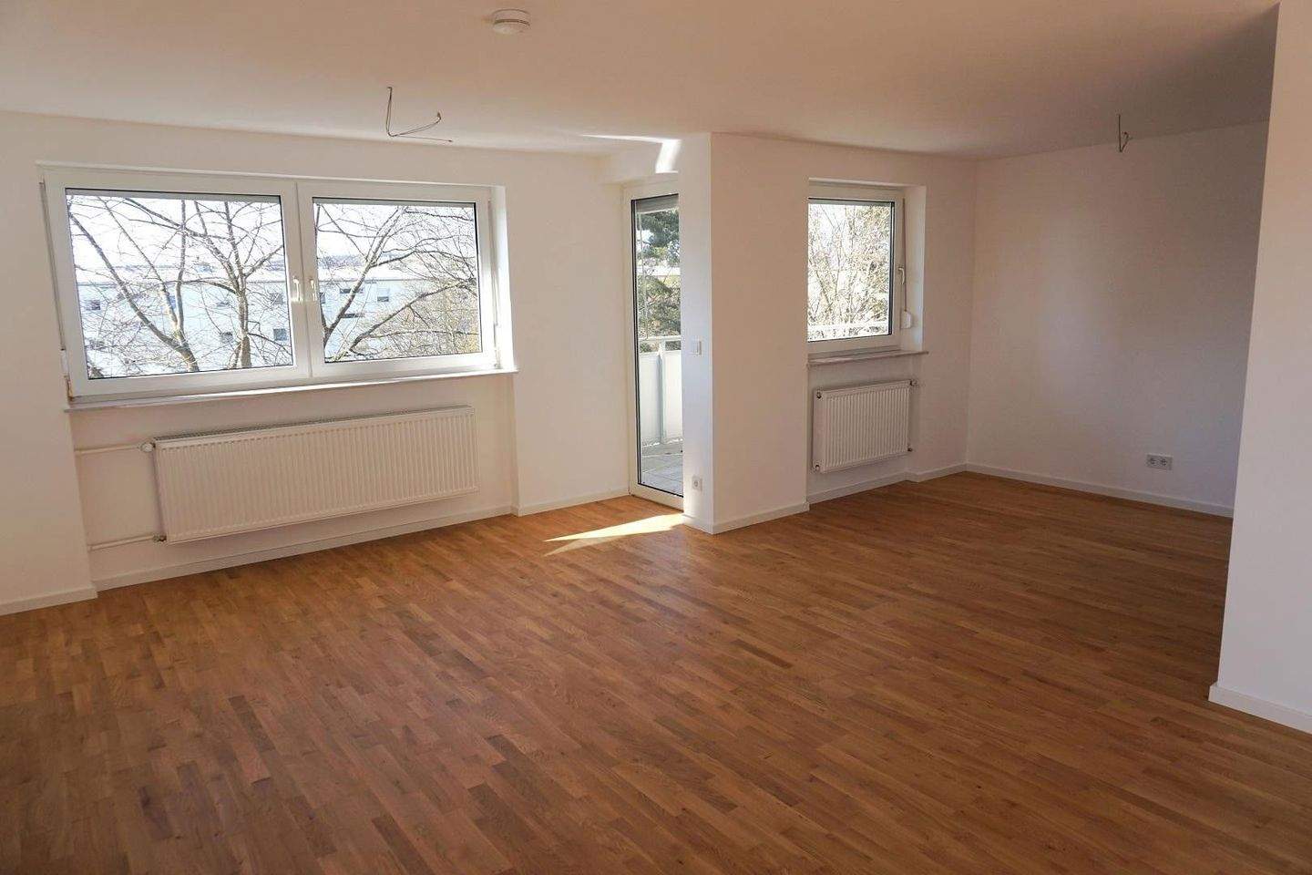Top-Preis! Hochwertig saniert, Erstbezug, Eigennutzung oder sichere Kapitalanlage – Regensburg – Bild 1 von 9