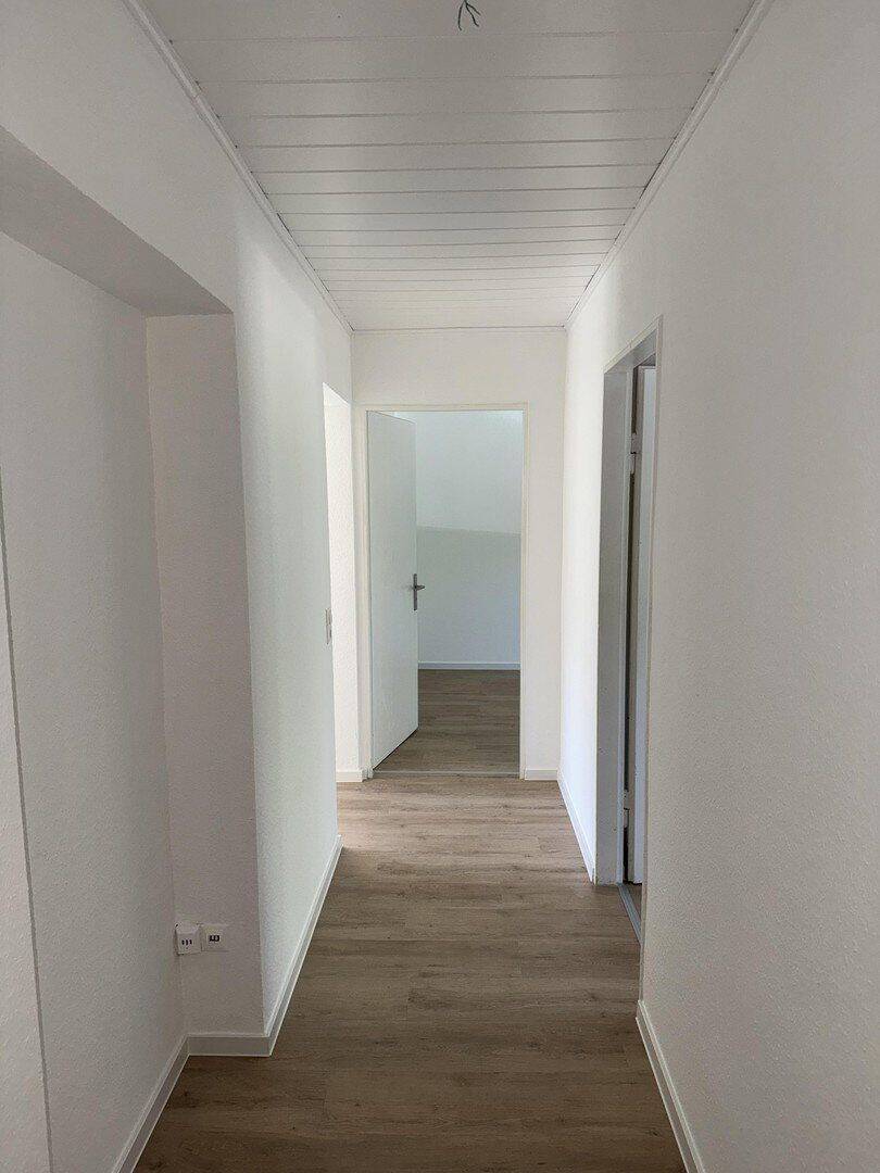 Eigener Garten! Wunderschöne, lichtdurchflutete 2-Zimmer-Wohnung mit Garten, Balkon und Stellplatz – Backnang – Vorschaubild 9