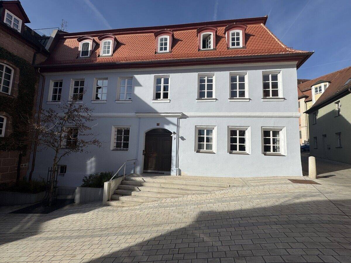 Stilvolle 4-Zimmer-Maisonette mit Dachterrasse - Wohnen mit Charme im Herzen der Altstadt