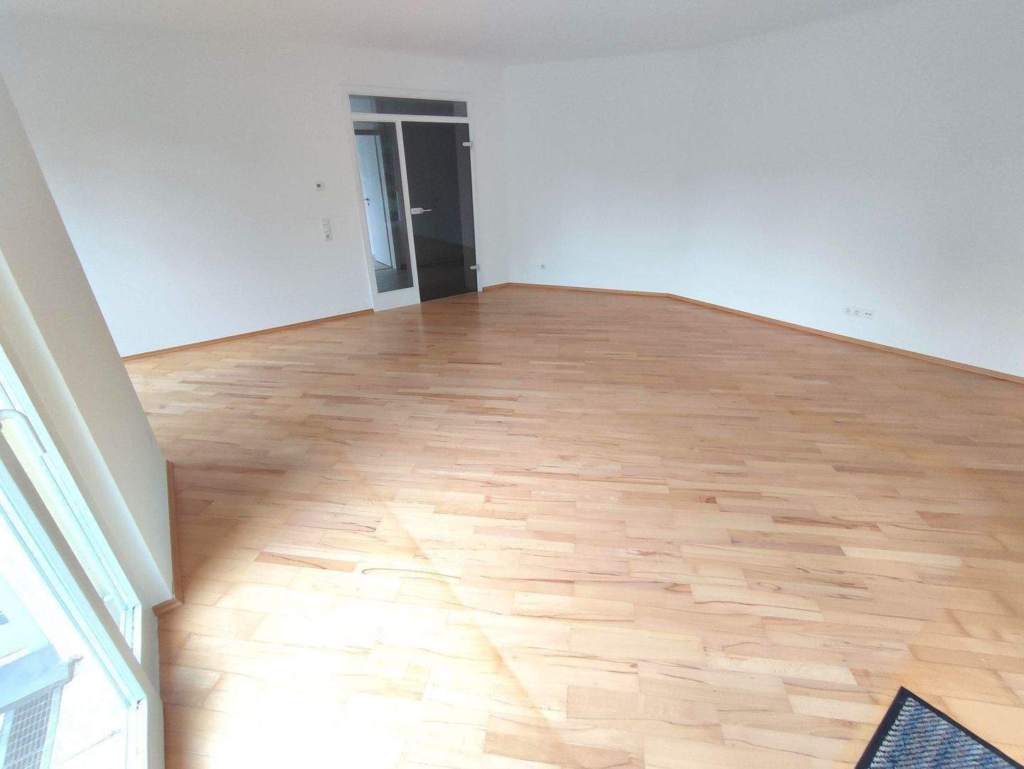 Attraktive, modern ausgestattete 3-Zimmer-Wohnung mit Aufzug und idyllischem Grünblick. – Fürth – Vorschaubild 6