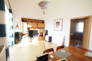 Attraktive, moderne und helle 3- Zimmer-Seniorenwohnung mit Dachterrasse in Fürth-Süd – 90763 Fürth – Vorschaubild 3