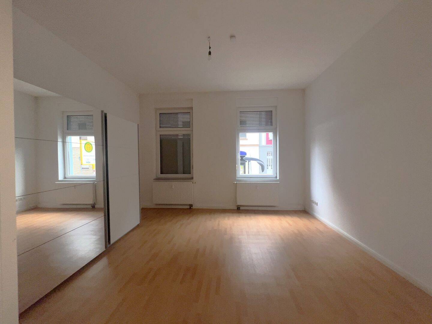 GEMÜTLICHE 1,5 ZIMMERWOHNUNG DIREKT AM WASSERTURM! – Mönchengladbach – Vorschaubild 3